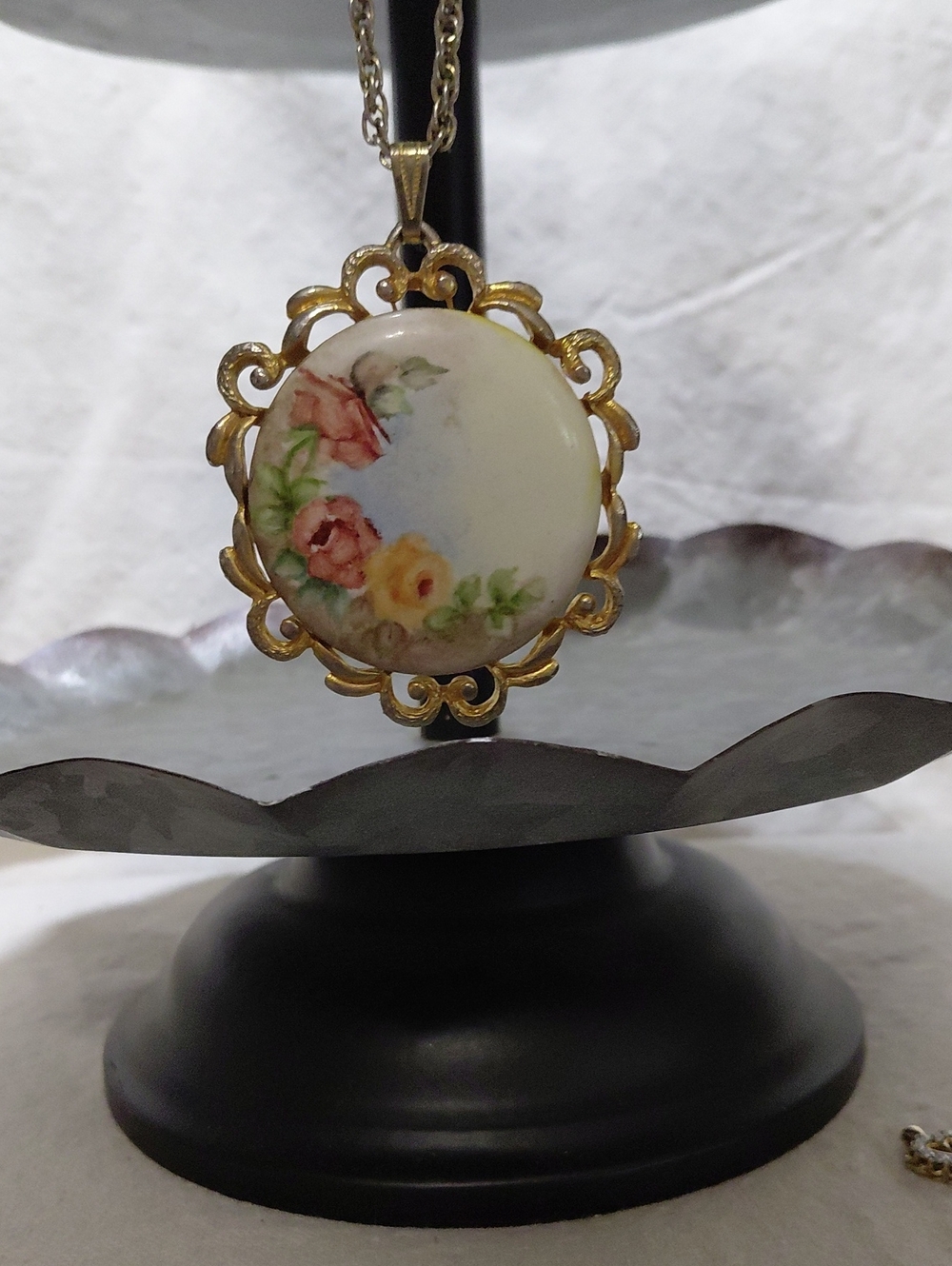 Vintage Floral Porcelain Pendant/Brooch Necklace